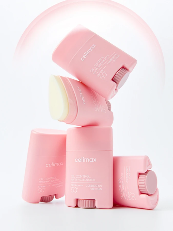 Матирующий солнцезащитный стик с растительными экстрактами Celimax Oil Control Mattifying Sun Stick SPF50+ PA++++