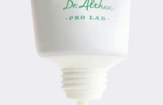 Успокаивающий солнцезащитный крем с растительными экстрактами Dr.Althea Purifying Green Tea Sunscreen SPF50+PA++++
