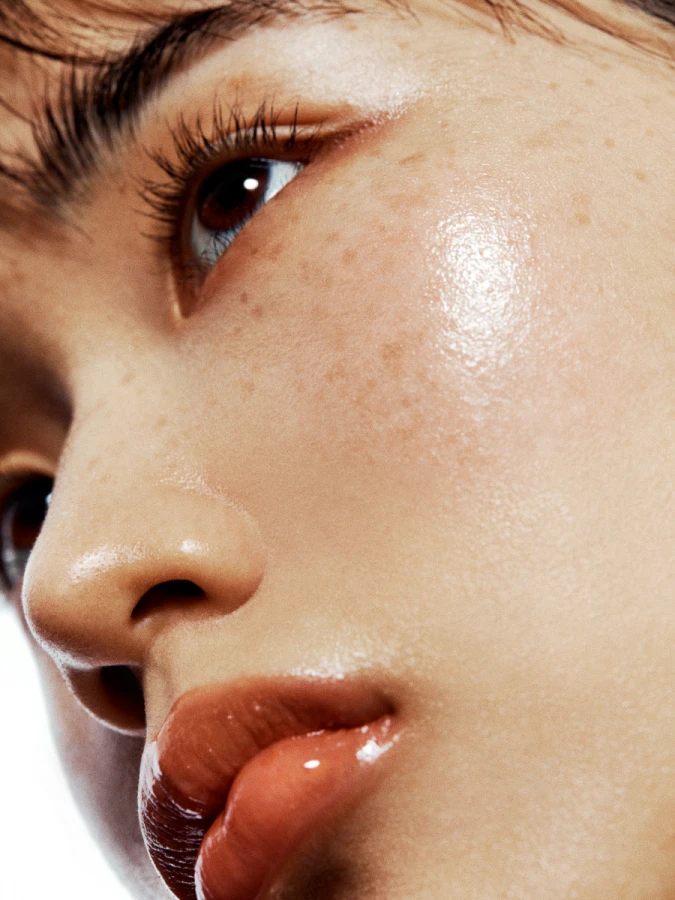 Гелевый хайлайтер с блёстками в формате стика UNLEASHIA Sisua Butter Glow Stick