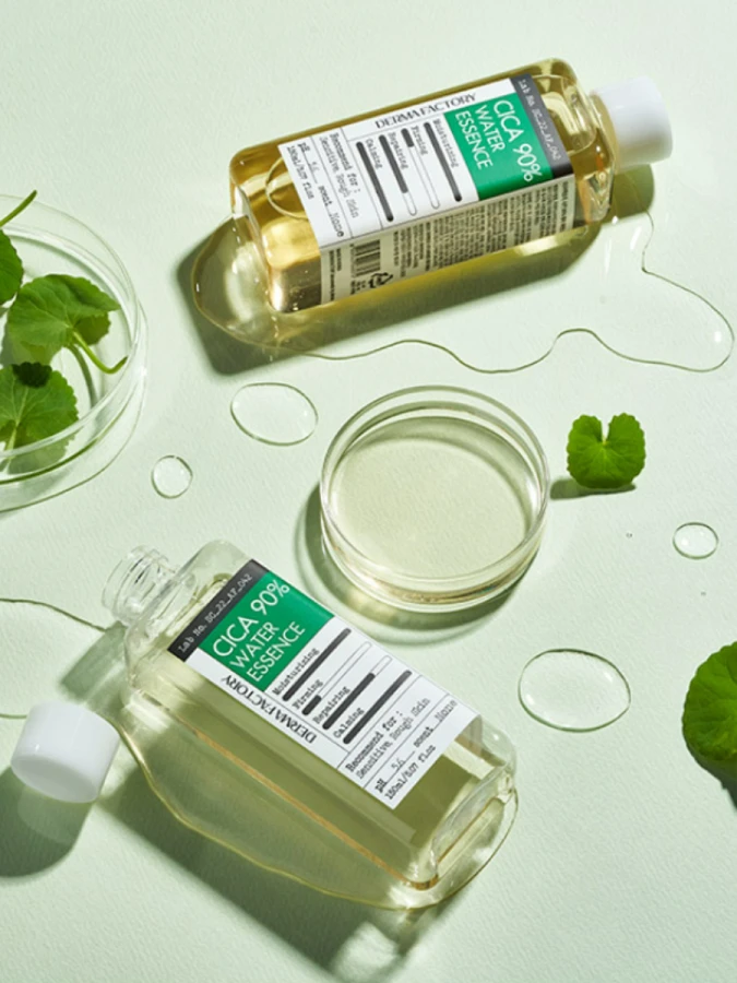 Успокаивающий тонер-эссенция с экстрактом центеллы азиатской Derma Factory Cica 90% Water Essence