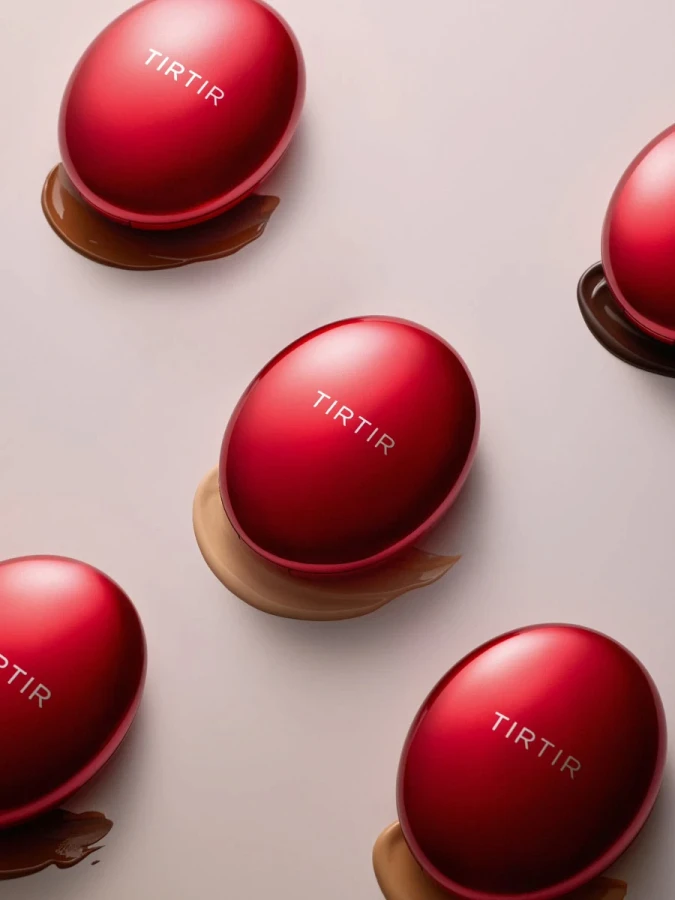 Тональный кушон с полуматовым финишем TIRTIR Mask Fit Red Cushion 17N Vanilla