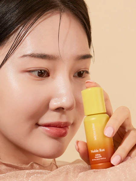 Разглаживающая ампула для лица с ферментом винограда Papa Recipe Noble Rot Lifting Ampoule Разглаживающая ампула для лица с ферментом винограда Papa Recipe Noble Rot Lifting Ampoule