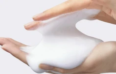 Мягкая пузырьковая пенка для умывания с растительными экстрактами Biodance Soothing Barrier Cleansing Foam