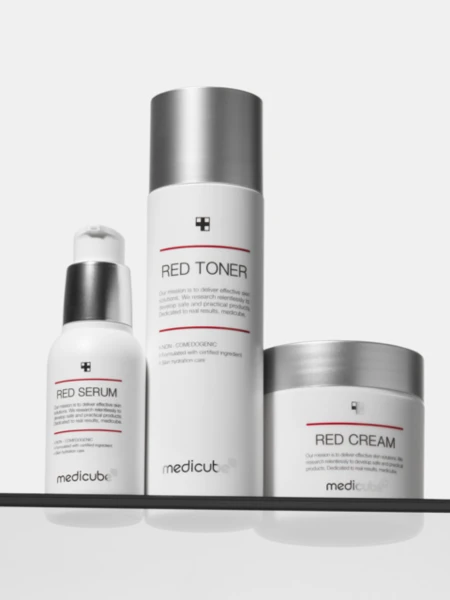 Противовоспалительный крем для работы с акне Medicube Red Cream 2.0 Противовоспалительный крем для работы с акне Medicube Red Cream 2.0