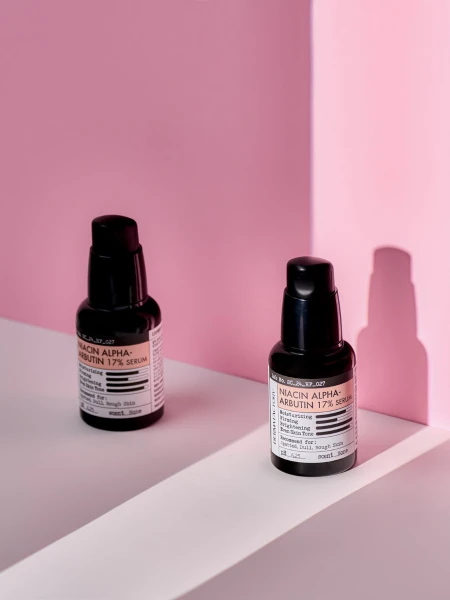 Интенсивная осветляющая сыворотка с ниацинамидом и арбутином Derma Factory Niacin Alpha-Arbutin 17% Serum