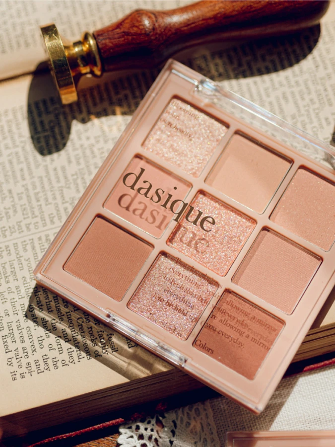 Палетка теней для век Dasique Shadow Palette #05 Sunset Muhly