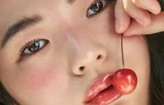 Оттеночное масло-плампер для губ TOCOBO Juicy Berry Plumping Lip Oil 01 Chill Red
