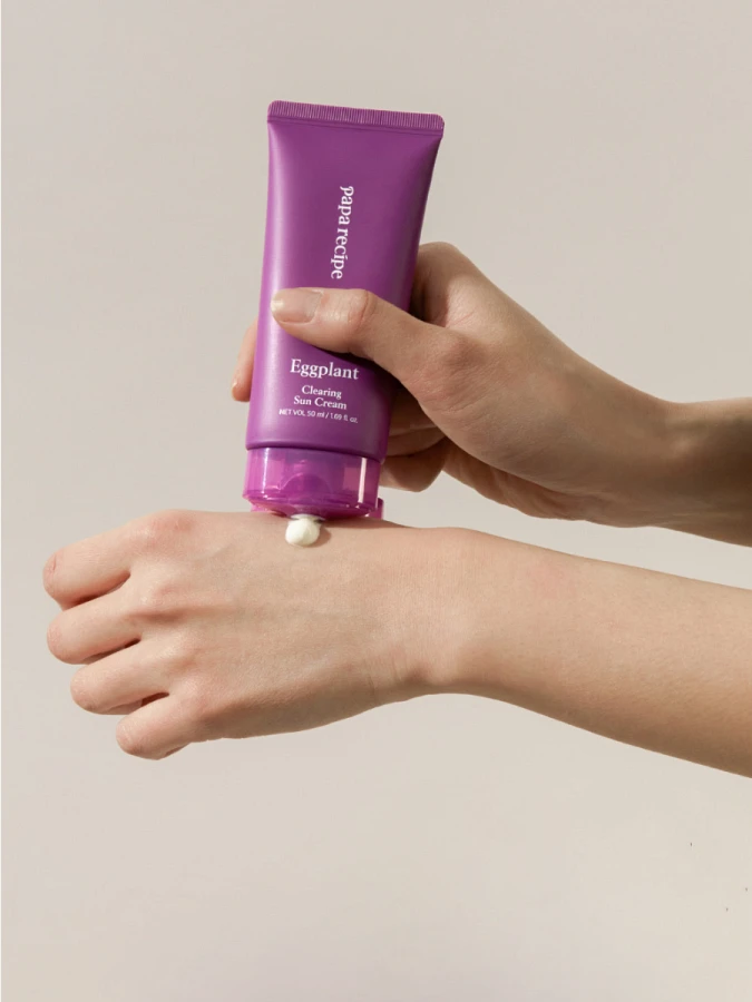 Солнцезащитный крем с экстрактом баклажана Papa Recipe Eggplant Clearing Sun Cream SPF50+ PA++++