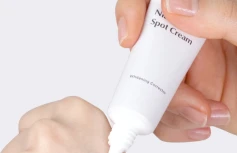 Осветляющий спот-крем для лица с ниацинамидом Ma:nyo Factory Niacin Alpha Spot Cream