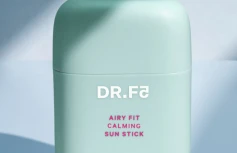 Успокаивающий солнцезащитный стик с каламином DR.F5 Airy Fit Calming Sun Stick SPF50+ PA++++