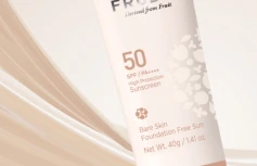 Невесомый тональный крем с фактором защиты от солнца Frudia Bare Skin Foundation Free Sun