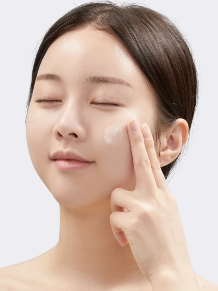 Успокаивающая эмульсия для лица с экстрактом центеллы MAXI VT Cica Emulsion