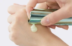 Интенсивная обновляющая сыворотка-бустер со спикулами и ретинолом VT Reti-A Reedle Shot 700