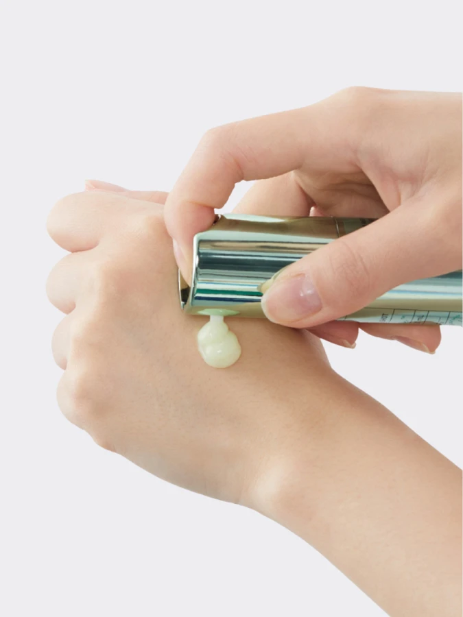 Интенсивная обновляющая сыворотка-бустер со спикулами и ретинолом VT Reti-A Reedle Shot 700