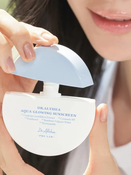 Увлажняющий солнцезащитный крем Dr.Althea Aqua Glowing Sunscreen SPF50+ PA++++