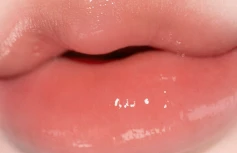 Легкий увлажняющий блеск-тинт для губ ALTERNATIVE STEREO Lip Potion Aqua Glow No.2 Fig Candy