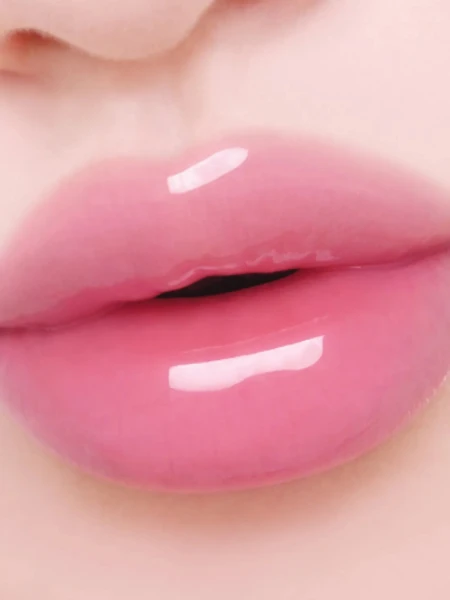 Интенсивный глянцевый блеск для губ fwee 3D Voluming Gloss B10 Yogurt 70%