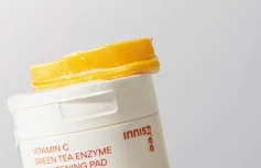 Осветляющие тонер-диски с витамином С и энзимами innisfree Vitamin C Green Tea Enzyme Brightening Pad