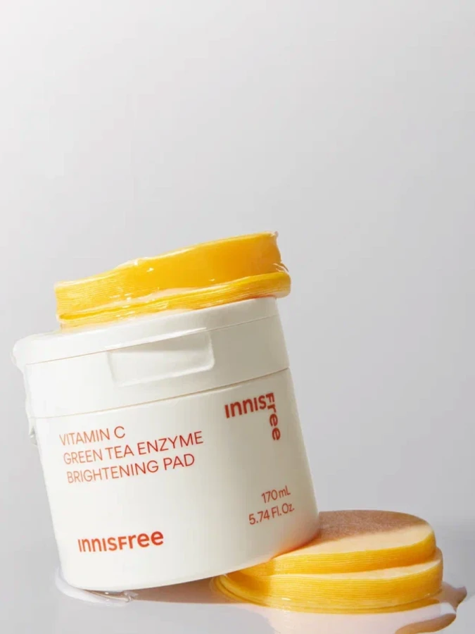 Осветляющие тонер-диски с витамином С и энзимами innisfree Vitamin C Green Tea Enzyme Brightening Pad