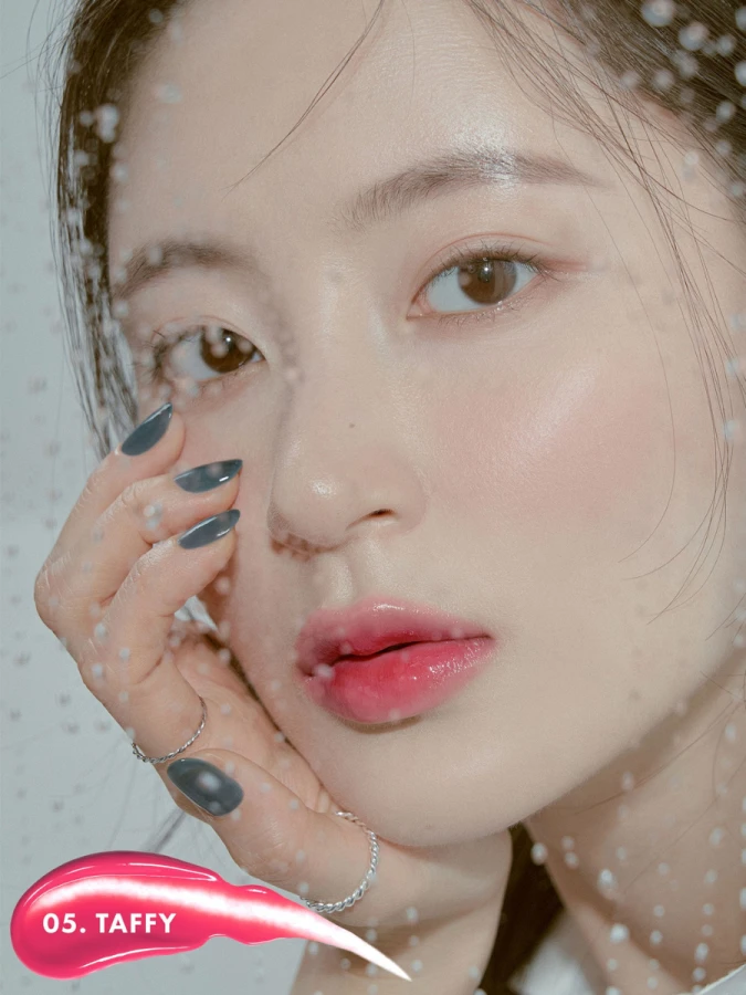 Лёгкий глянцевый пигмент в оттенке ягодной ириски rom&nd DEWY·FUL Water Tint 05 Taffy