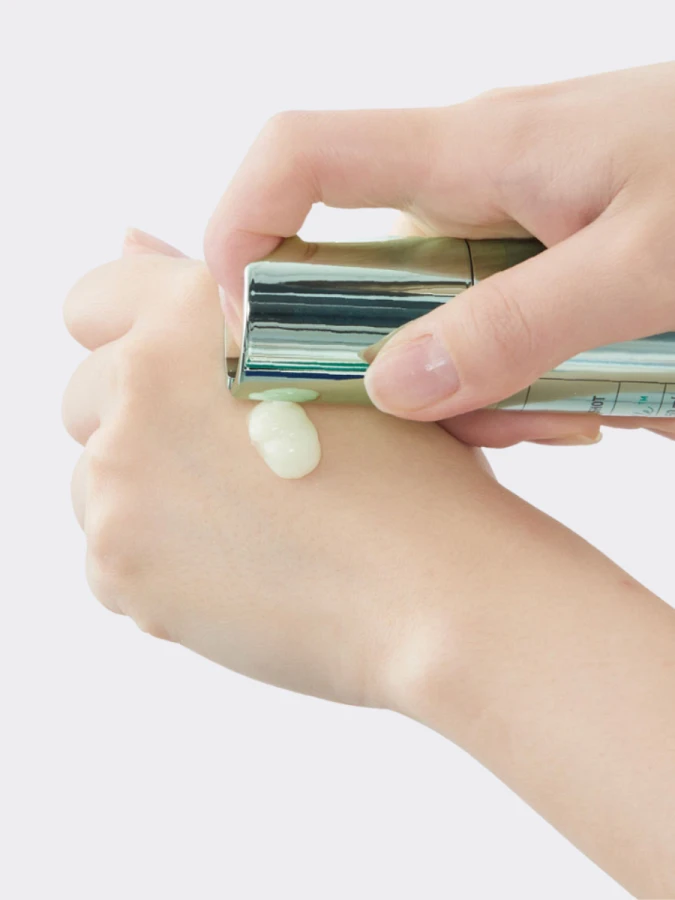 Усиленная обновляющая сыворотка-бустер со спикулами и ретинолом VT Reti-A Reedle Shot 300