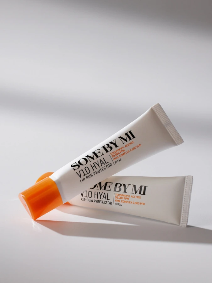 Антиоксидантный солнцезащитный бальзам для губ с гиалуроновой кислотой Some By Mi V10 Hyal Lip Sun Protector SPF15