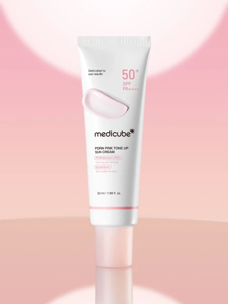 Тонирующий солнцезащитный крем с ПДРН Medicube PDRN Pink Tone Up Sun Cream SPF 50