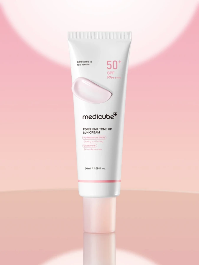 Тонирующий солнцезащитный крем с ПДРН Medicube PDRN Pink Tone Up Sun Cream SPF 50