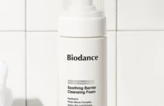 Мягкая пузырьковая пенка для умывания с растительными экстрактами Biodance Soothing Barrier Cleansing Foam