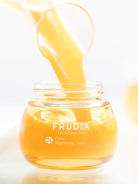 Крем с цитрусом для сияния кожи FRUDIA Citrus Brightening Cream Крем с цитрусом для сияния кожи FRUDIA Citrus Brightening Cream