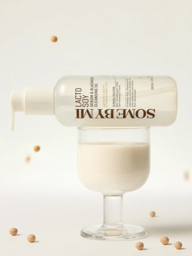 Двухфазное гидрофильное масло-молочко с ферментами соевого молока Some By Mi Lacto Soy Sebum & Blackhead Cleansing Oil