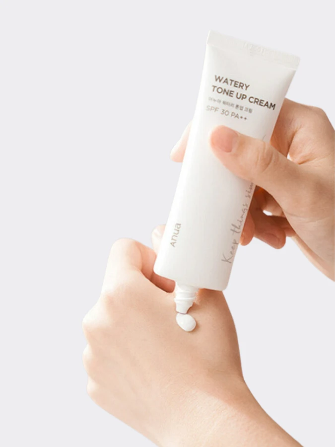 Осветляющий солнцезащитный крем с растительными экстрактами ANUA Watery Tone Up Cream SPF30 PA++