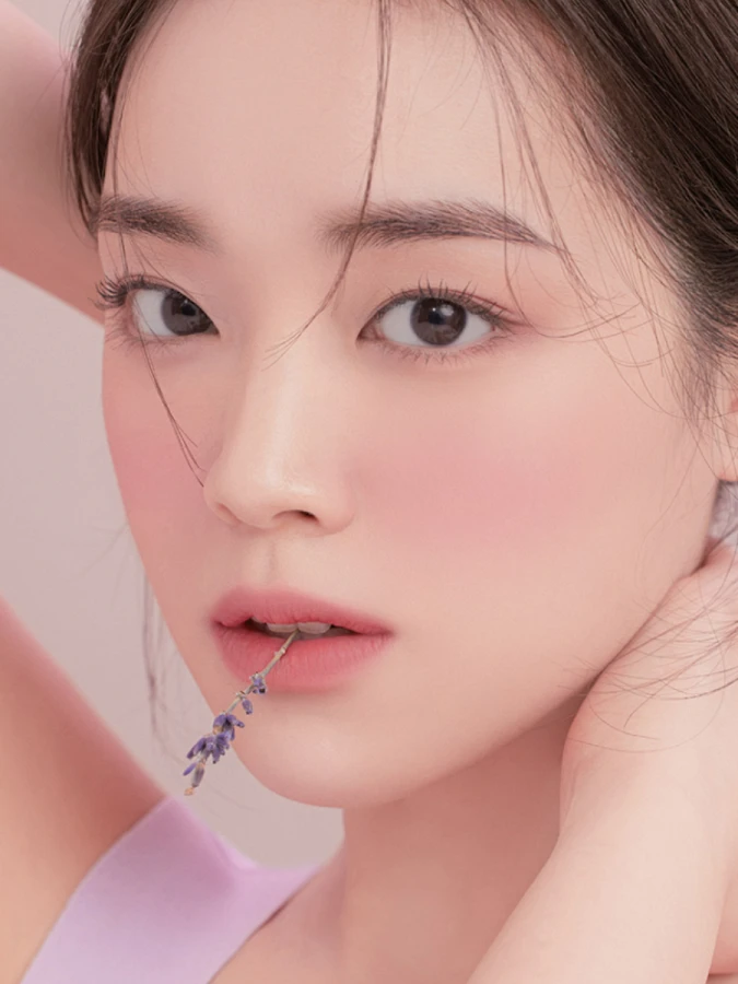 Палетка спрессованных румян в холодных оттенках Dasique Blending Mood Cheek #02 Cool Blending