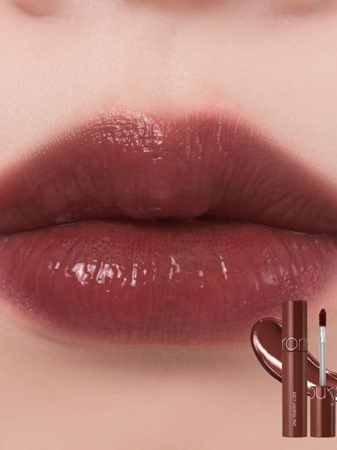 Сочный глянцевый тинт для губ с оттенком кокосовой скорлупы rom&nd Juicy Lasting Tint 20 Dark Coconut