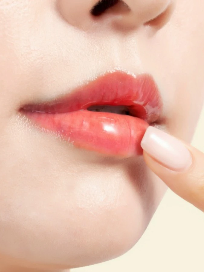 Успокаивающая ночная маска для губ с травяными экстрактами Fraijour Wormwood Lip Sleeping Mask