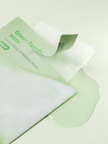 Тканевая маска для сужения пор с экстрактом томата Sungboon Editor Green Tomato NMN Pore Lifting Ampoule Mask