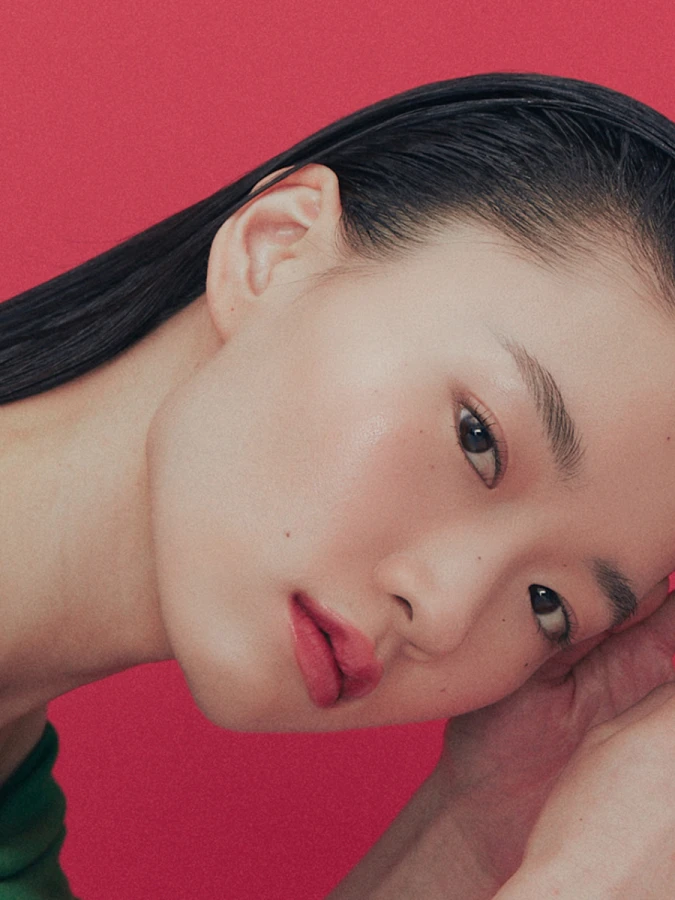 Легкий увлажняющий блеск-тинт для губ ALTERNATIVE STEREO Lip Potion Aqua Glow No.5 Raspberry Soap