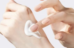 Увлажняющий крем для сияния кожи лица с керамидами Biodance Skin-Glow Essence Cream
