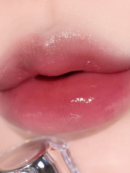 Легкий увлажняющий блеск-тинт для губ ALTERNATIVE STEREO Lip Potion Aqua Glow No.6 Grape Sherbet