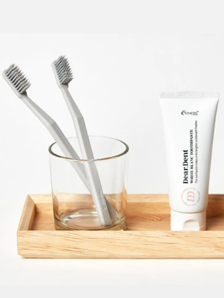 Отбеливающая зубная паста с растительными экстрактами Esthetic House Dear.Dent White Blanc Toothpaste Отбеливающая зубная паста с растительными экстрактами Esthetic House Dear.Dent White Blanc Toothpaste