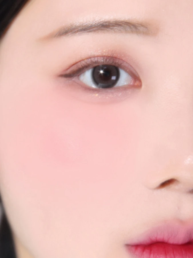 Мягкие румяна с сияющим финишем в нежном розовом оттенке The Saem Jelly Blusher PK01 Sweet Petal