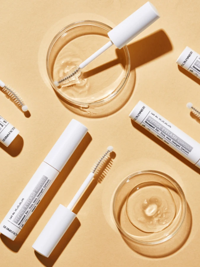 Питательная сыворотка для роста ресниц с пептидами Derma Factory Peptide Eyelash Ampoule