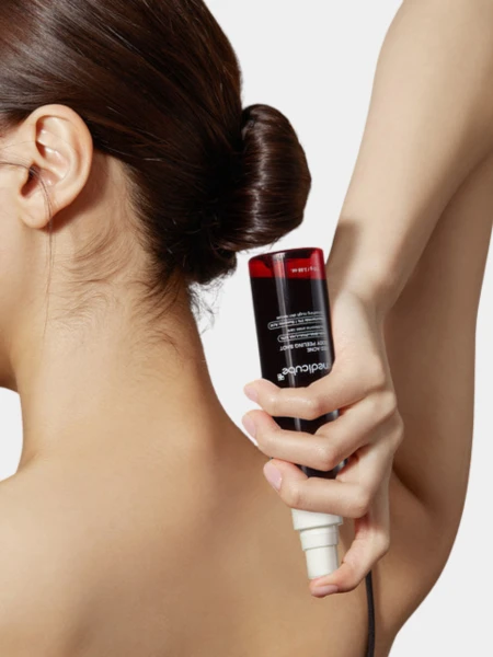 Смываемый спрей-пилинг для тела с комплексом кислот Medicube Red Acne Body Peeling Shot Смываемый спрей-пилинг для тела с комплексом кислот Medicube Red Acne Body Peeling Shot