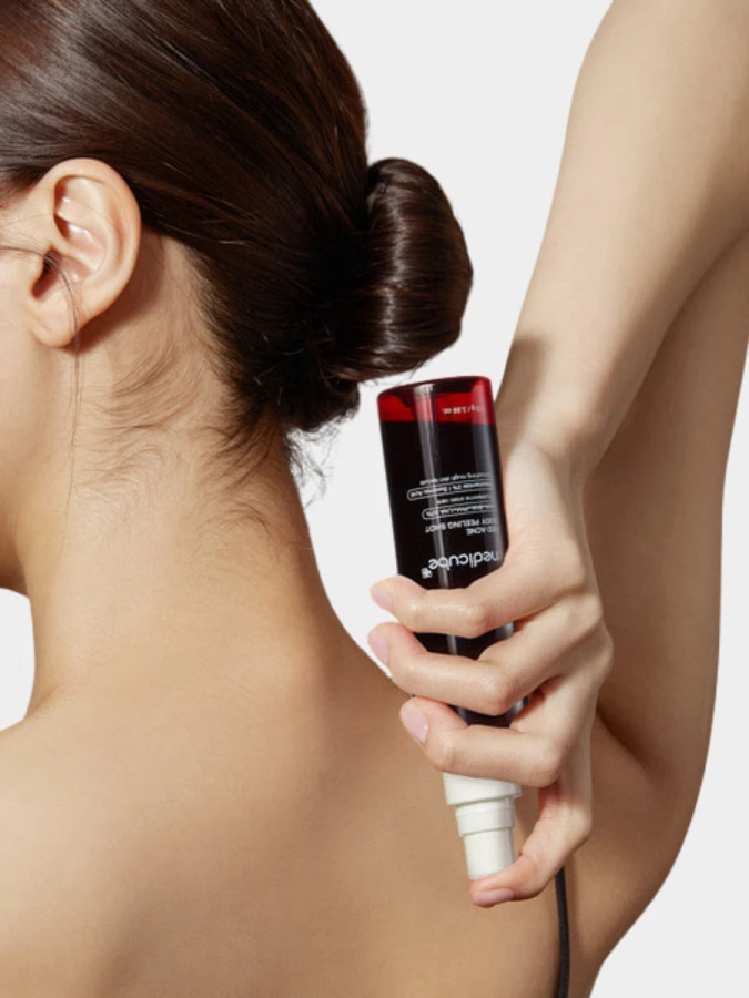 Смываемый спрей-пилинг для тела с комплексом кислот Medicube Red Acne Body Peeling Shot