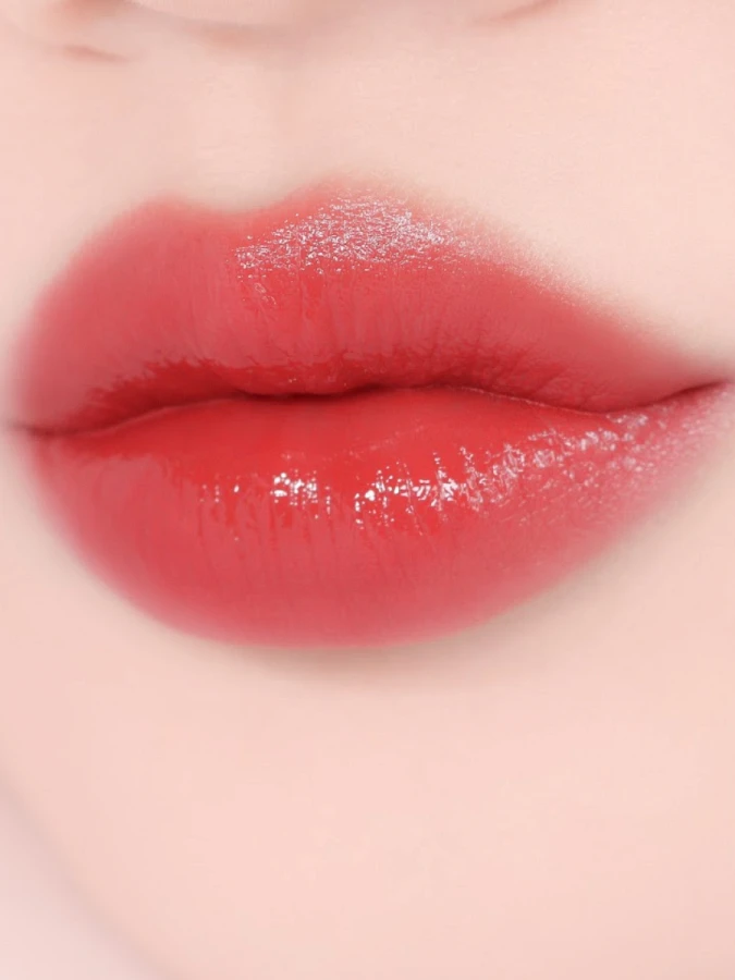 Многофункциональный оттеночный бальзам-слайдер для губ BRAYE Lipsleek 01 Ardor