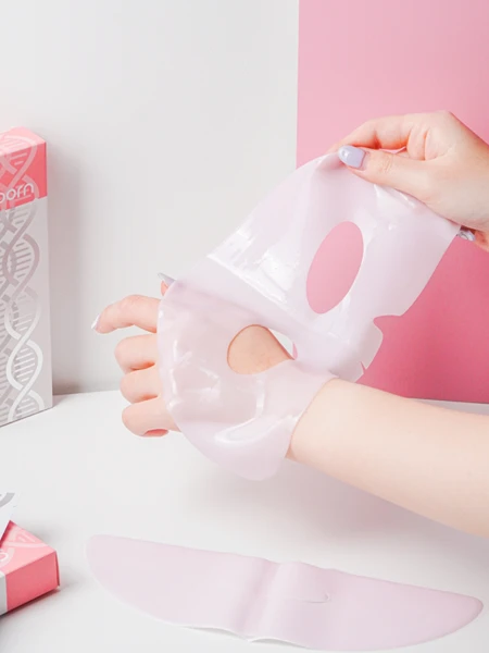 Осветляющая гидрогелевая маска экзосомами и бисабололом DR.REBORN Exosome Collagen Mask Pack Pink