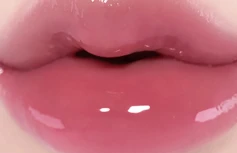 Интенсивный глянцевый блеск для губ fwee 3D Voluming Gloss B05 Currant 70%