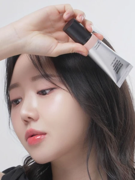 Многофункциональный тональный крем с экзосомами DR.REBORN Exosome Real Derma Glutathione BB Cream SPF30 PA++