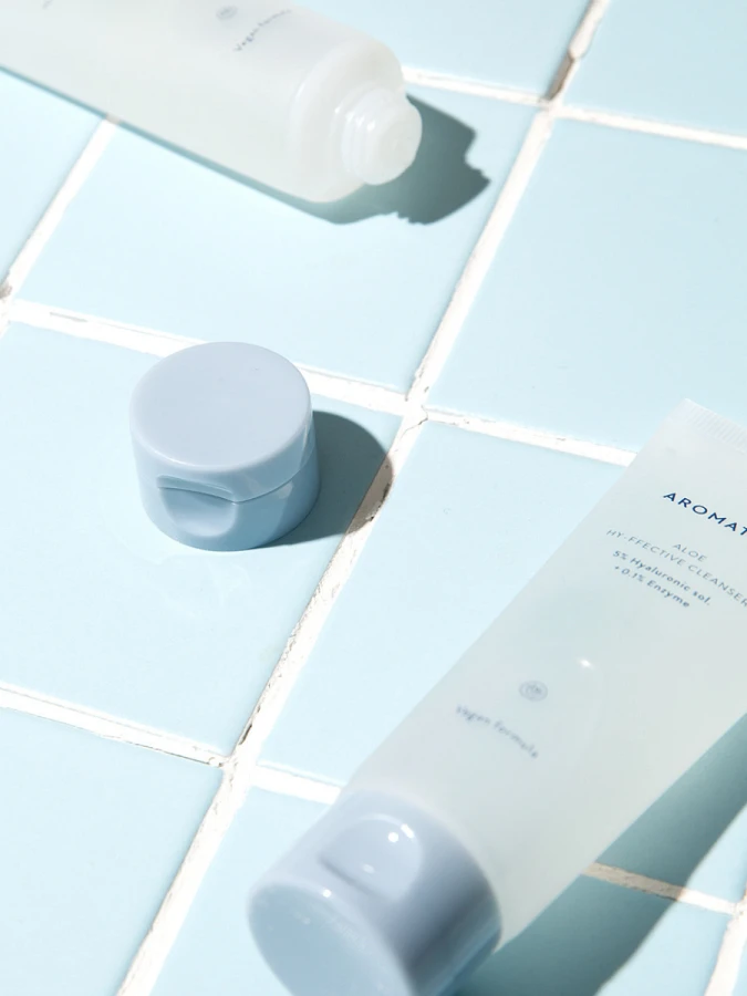 Мягкий гель для умывания с алоэ и энзимами Aromatica Aloe Hy-ffective Cleanser 5% Hyaluronic sol.+ 0.1% Enzyme