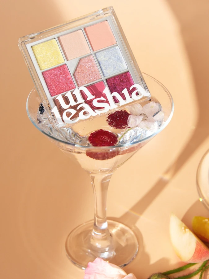 Палетка теней для век UNLEASHIA Glitterpedia Eye Palette N°7 All of Peach Ade
